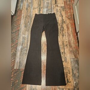 Halara UltraSculpt High Waisted Tummy Control Pocket Shaping Yoga Bootcut, L